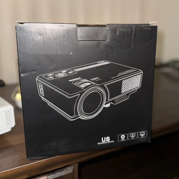 Compact White Projector - Picture 4 of 4